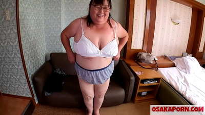 Grès manman Japonè montre gwo tit li epi li jwi yon jwèt sèks. Yon manman Azyatik 51-zan pale sou eksperyans seksyèl li. Yukiko 1 OSAKAPORN milf gra